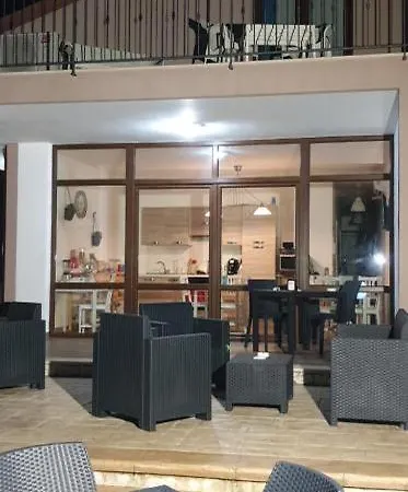 Stella Del Cilento Antonucci Rooms אגרופולי